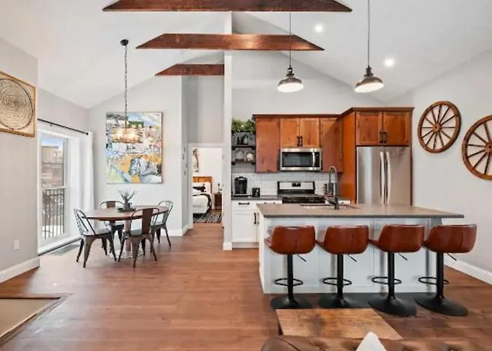 Adorable Reymer Carriage Repair Loft!
